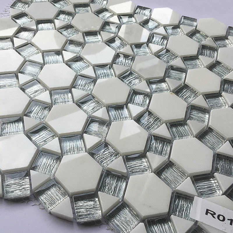 Azulejos de mosaico de vidrio biselado para salpicaduras de pared Mármol blanco mezclado 300 X 300