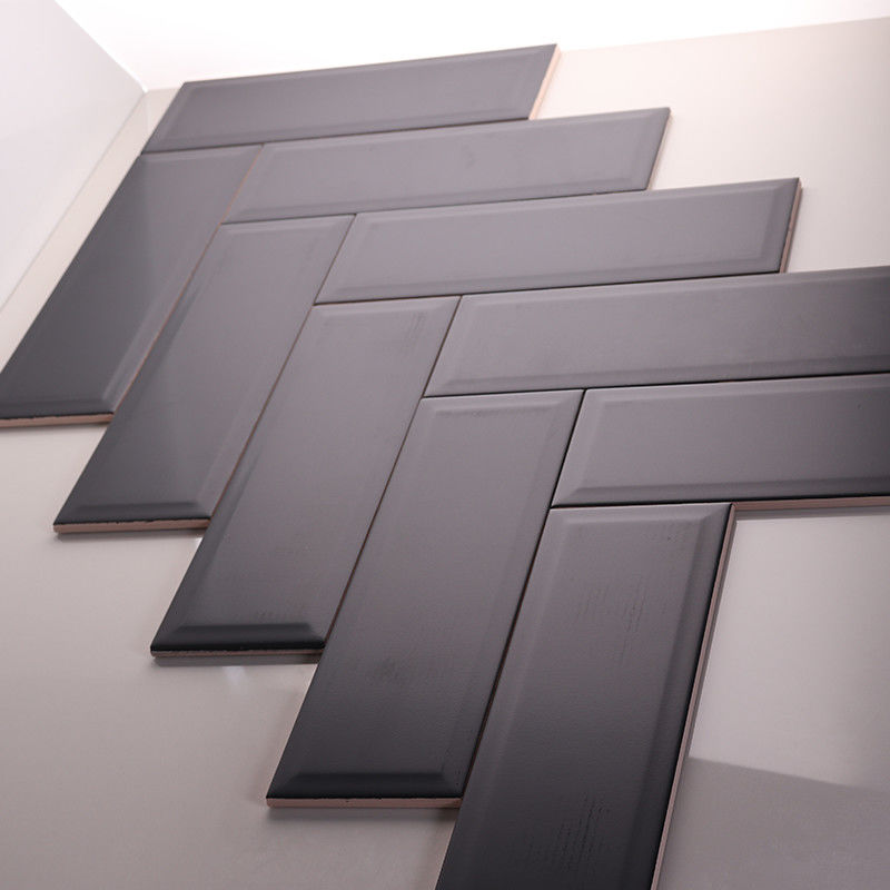 Color negro interior de las baldosas cerámicas del cuarto de baño del brillo de las tejas de la pared de la prenda impermeable 10x30