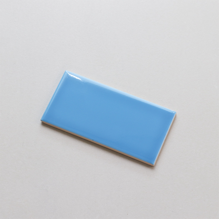 Venta directa del fabricante 75X150mm Superficie brillante/mate Azulejo de pared de metro de cerámica de tamaño pequeño