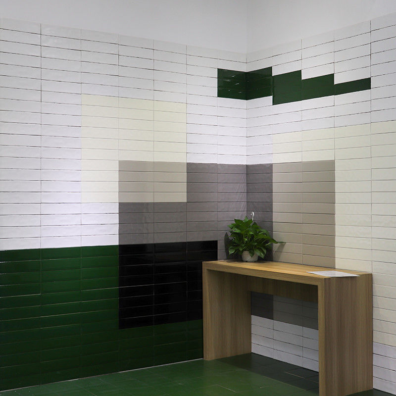 Decoración glaseada de baño baldosas de pared de cerámica en familia de color verde
