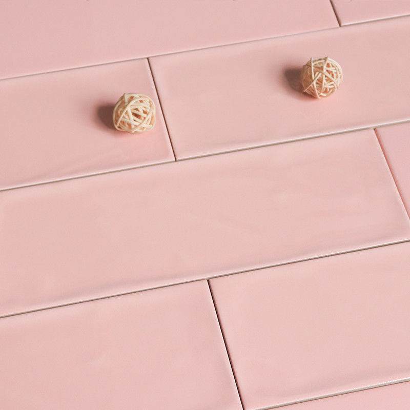Azulejos personalizados hechos a mano Pink Bevelled Cocina Tiles 10x30 cm Resistencia al deslizamiento