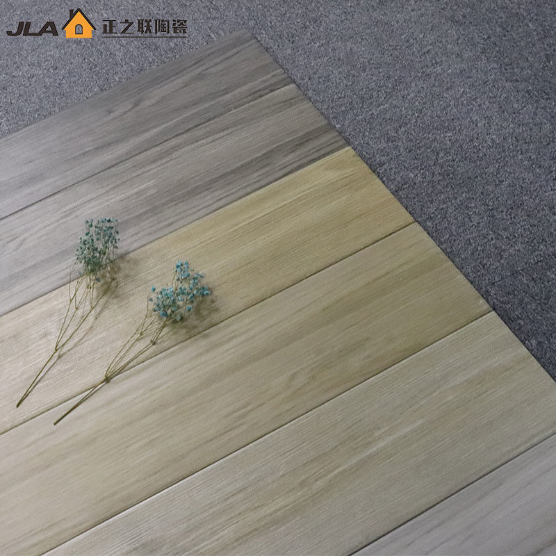 Mosa de madera lisa esmaltada Tile de cerámica 150x600 mm Efecto tridimensional